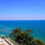 клиф на плажа - Byala Cliff First Line * Bjala