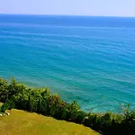 клиф на плажа - Byala Cliff First Line * Bjala
