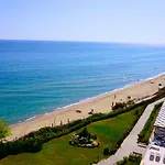 клиф на плажа - Byala Cliff First Line *