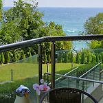 клиф на плажа - Byala Cliff First Line Apartman Bjala