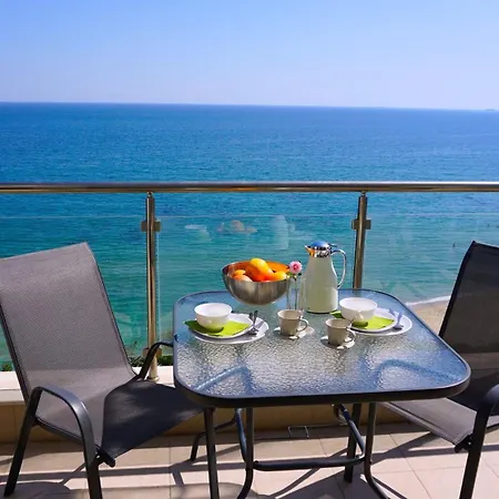 клиф на плажа - Byala Cliff First Line * Byala (Varna)