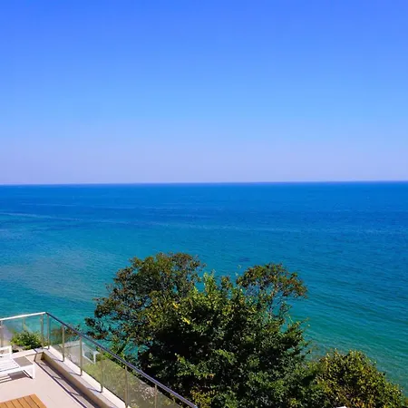 клиф на плажа - Byala Cliff First Line * Byala (Varna)