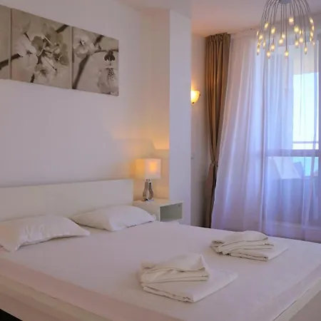 клиф на плажа - Byala Cliff First Line Apartment