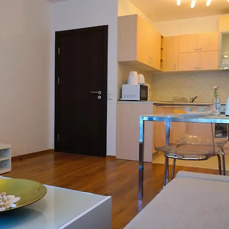 клиф на плажа - Byala Cliff First Line Apartment Byala (Varna)