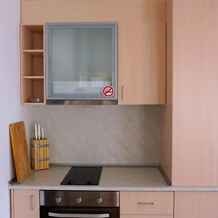 клиф на плажа - Byala Cliff First Line