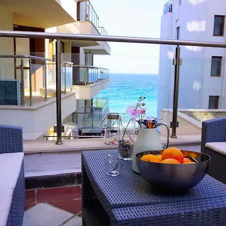 клиф на плажа - Byala Cliff First Line Byala (Varna)