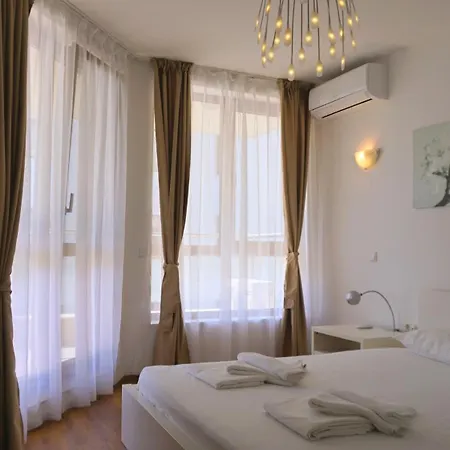клиф на плажа - Byala Cliff First Line Apartment Byala (Varna)