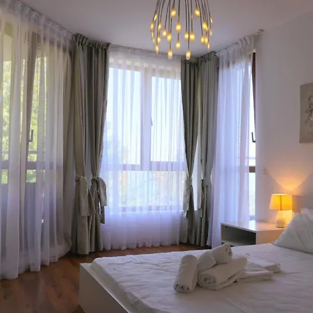 клиф на плажа - Byala Cliff First Line