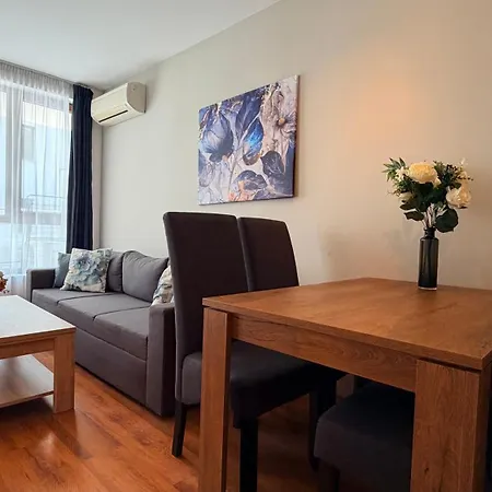 клиф на плажа - Byala Cliff First Line Apartment Byala (Varna)