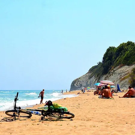 клиф на плажа - Byala Cliff First Line